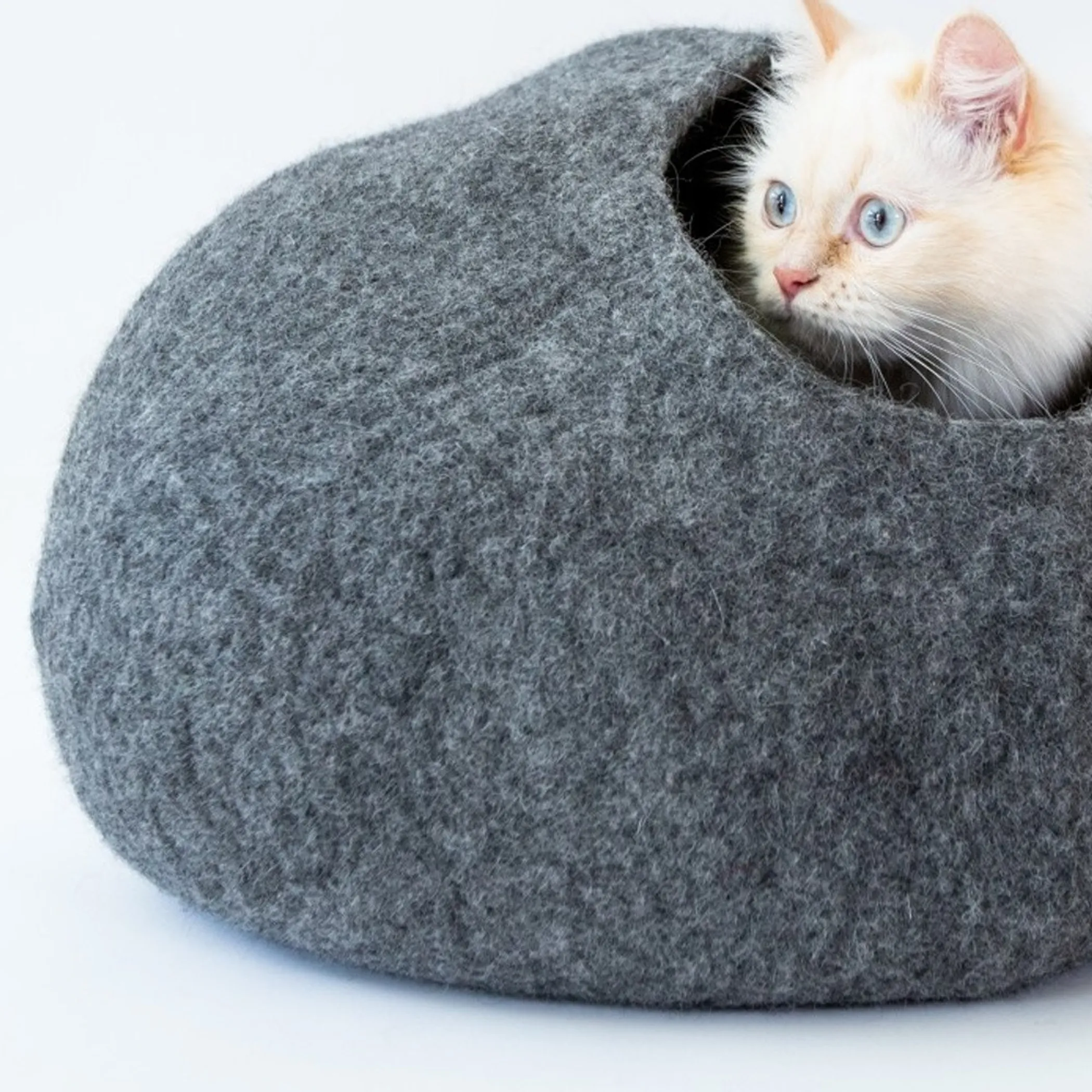 Heather Grey Cat Cave Bed - Image 3